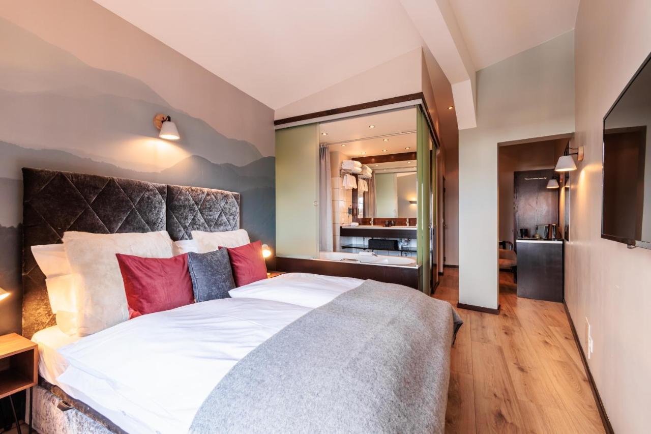 No 8 Bed & Bar Hotel Вербиер Екстериор снимка